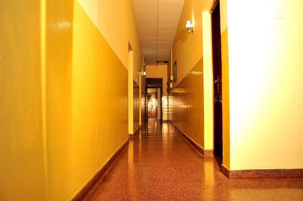 Hotel Milano Tourist Rest Anuradhapura Exterior foto